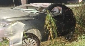 Motorista capota carro e fica ferido em Gaspar