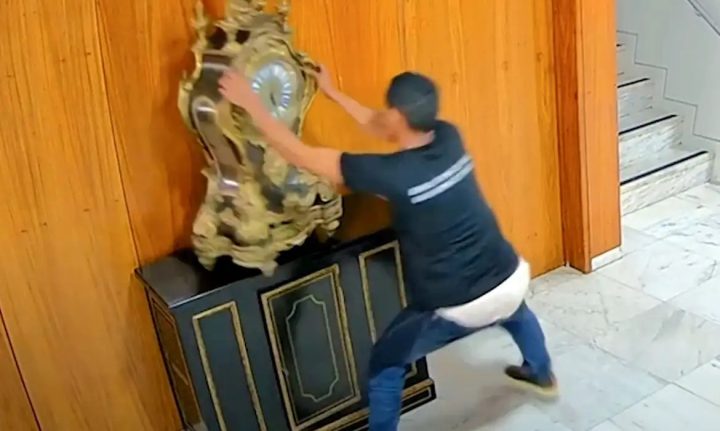 STF começa a julgar homem quem destruiu relógio no 8 de janeiro