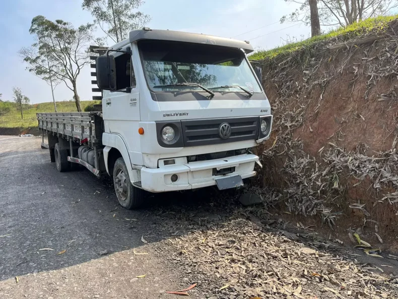 Acidente com caminhão deixa jovem morto no Vale do Itajaí