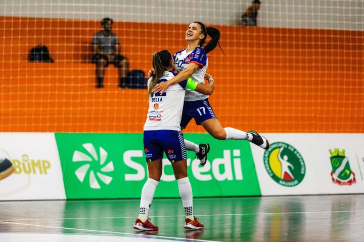 Barateiro goleia o Taboão e retoma liderança da Liga Feminina de Futsal