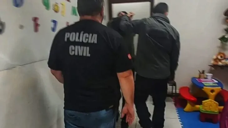 Adolescente é acusado de estuprar irmãs gêmeas de 7 anos em SC