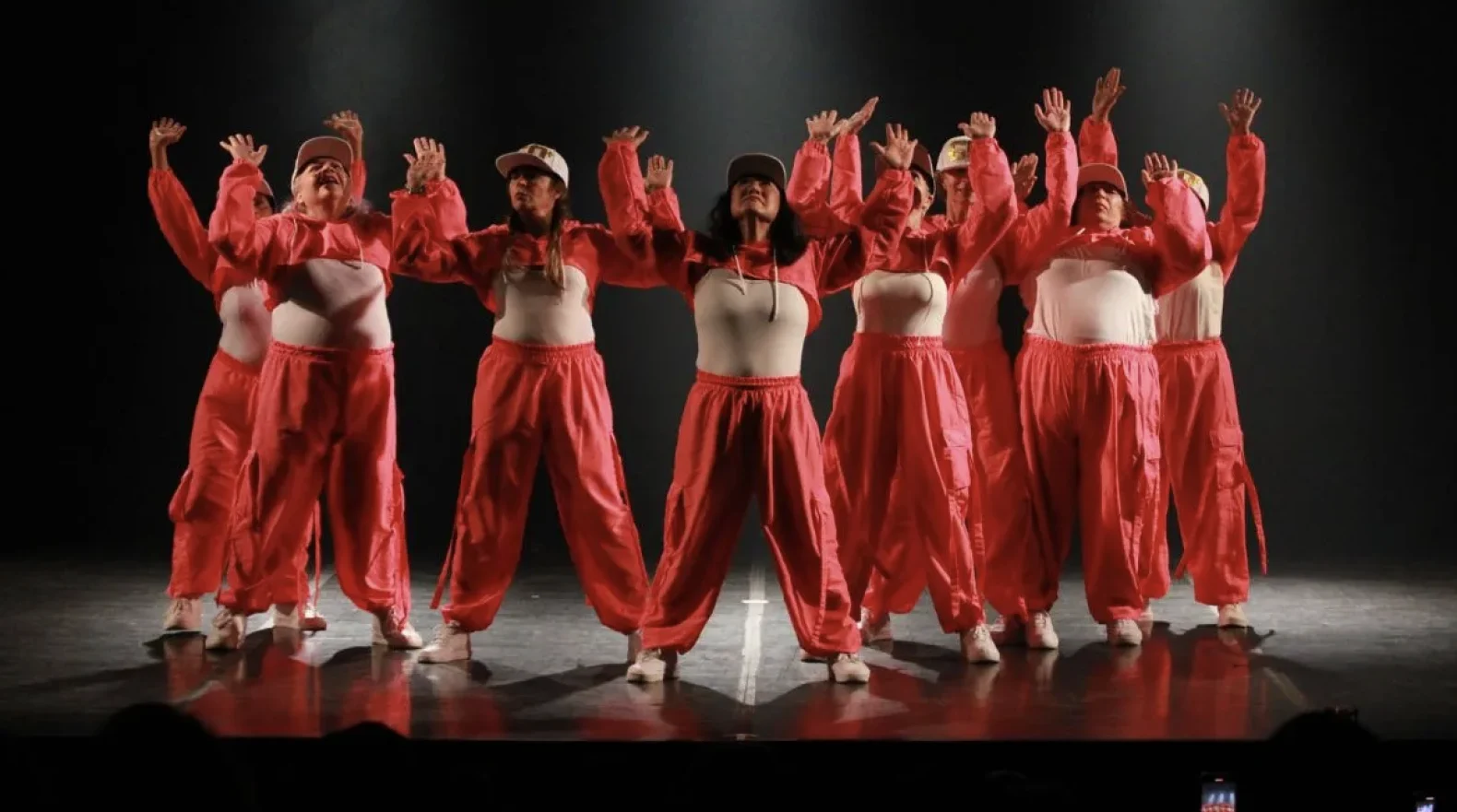 Bailarinos idosos brilham no Festival de Dança de Joinville