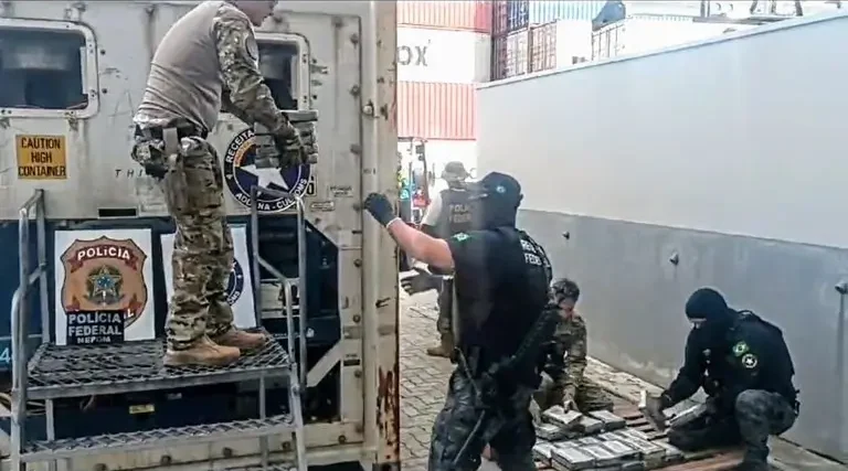 Mais de 30 quilos de cocaína são encontrados em terminal portuário de SC
