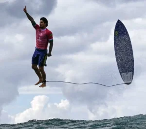 Foto fantástica de Gabriel Medina ‘voando’ impressiona e viraliza