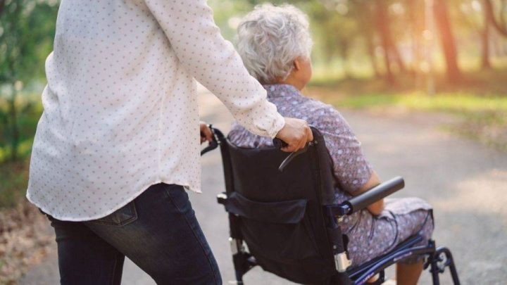 Sinais iniciais do Alzheimer exigem atenção, alerta neurologista