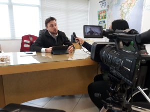 A mão que afaga é a mesma que apedreja; nem tudo são espinhos na Prefeitura de Florianópolis