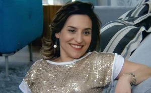 Atriz de “Cheias de Charme” vira “empreguete” de verdade nos EUA e pede ajuda