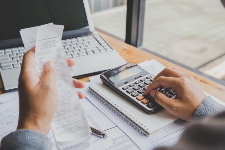 Milhões de brasileiros têm ofertas para quitar dívidas, mas não sabem