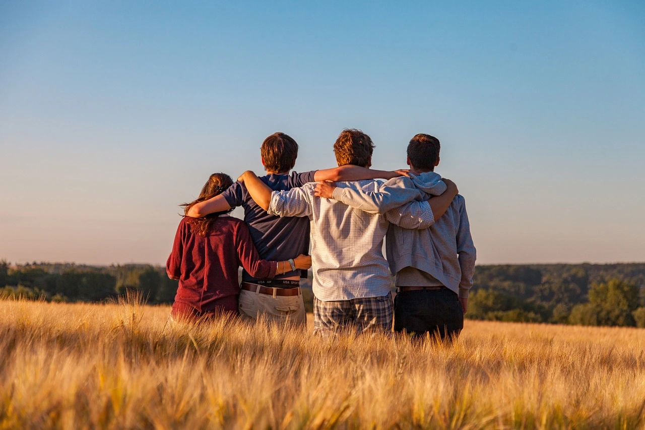 Celebre o Dia da Amizade com mensagens especiais para seus amigos