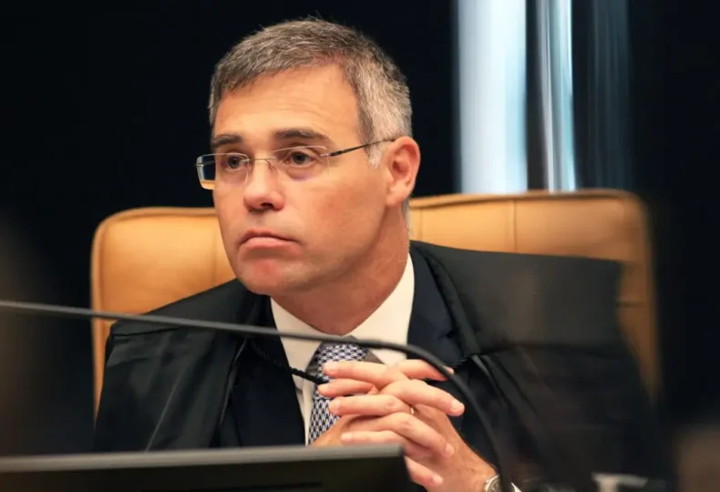 Mendonça chama Gilmar Mendes de “leviano” durante sessão do STF