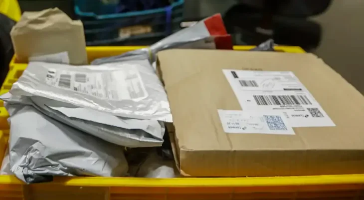 Correios alertam para golpe cobrando taxa para retirar encomenda