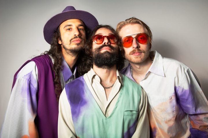 Banda catarinense Grillo e os Mosquitos lança single inédito e antecipa DVD
