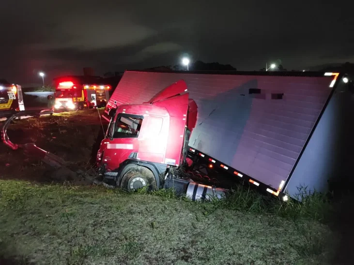 Motorista tem crise convulsiva e sofre acidente no Vale do Itajaí