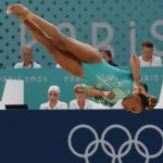 Rebeca é ouro no solo e vira maior medalhista olímpica do Brasil