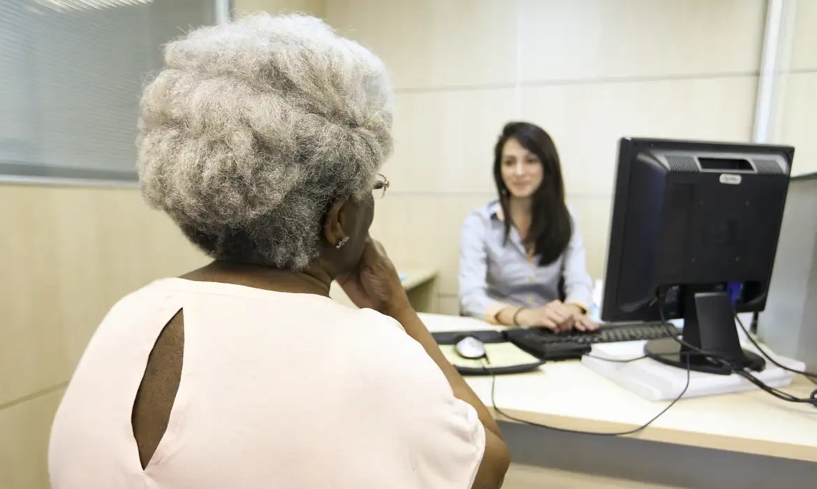 Aposentadoria pode pagar dívida? Decisão abre exceção e acende alerta