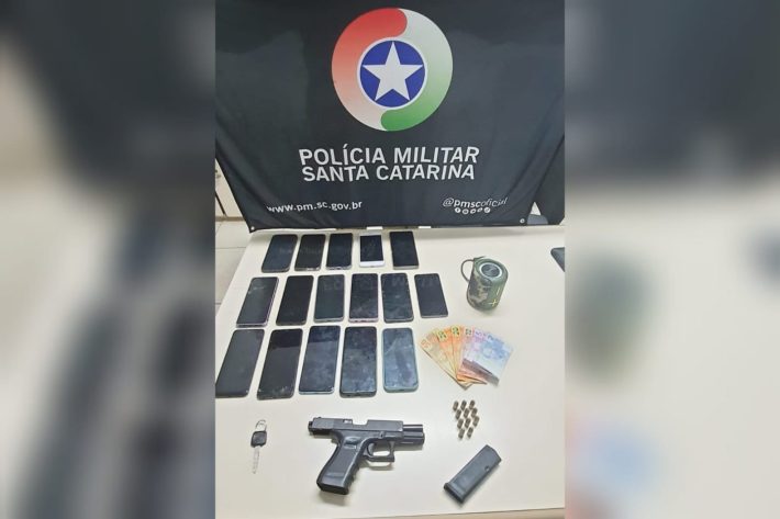 PM prende dupla que roubou três motos e praticava assaltos