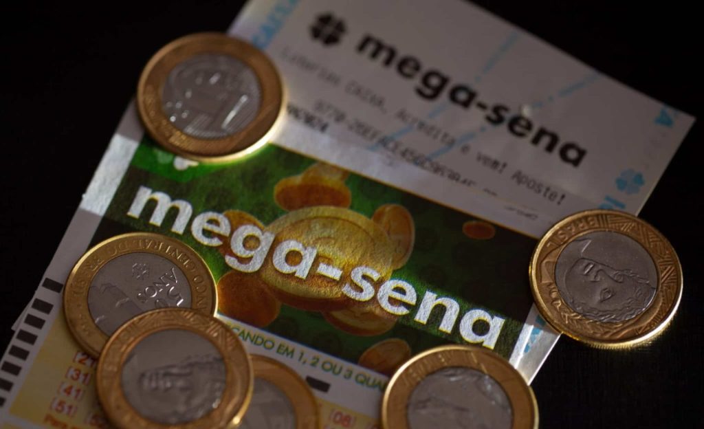 Cinco catarinenses faturam bolada na Mega; saiba valores