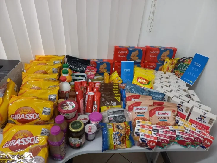 Procon apreende mais de 120 produtos vencidos em supermercados