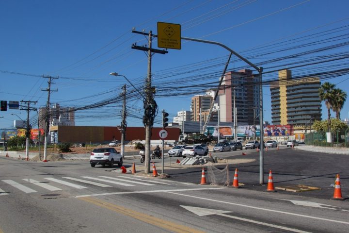 Vídeo: obras em São José dependem de realocação de postes