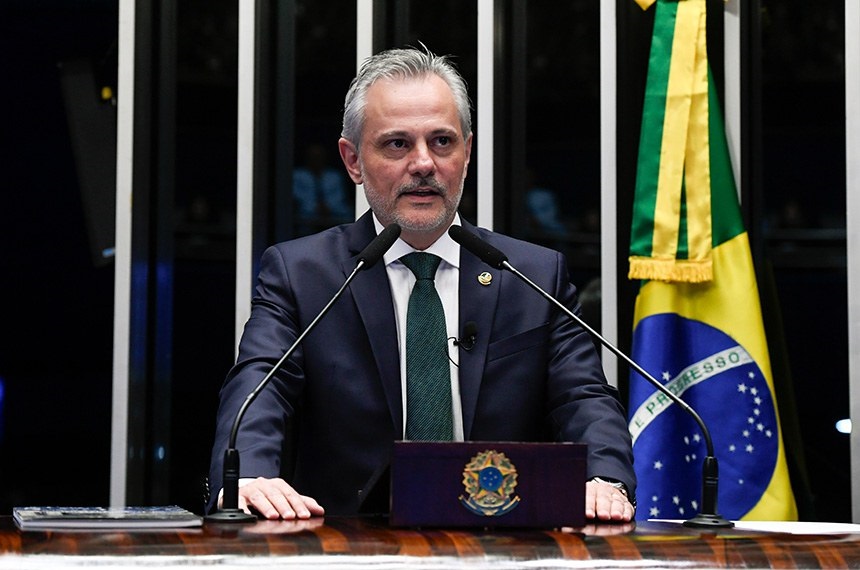Beto Martins toma posse no Senado em Brasília no lugar de Ivete da Silveira