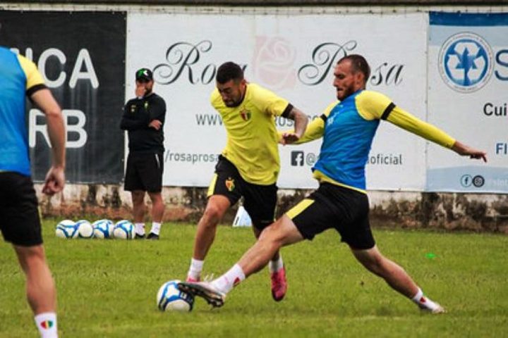Afundado na zona do rebaixamento, Brusque busca recuperação na Ressacada