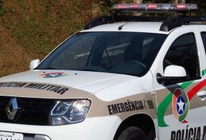 Populares agridem homem após importunação em ônibus