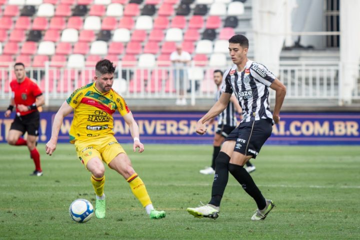 Brusque sofre 10ª derrota em 25 jogos e segue no Z4 da série B