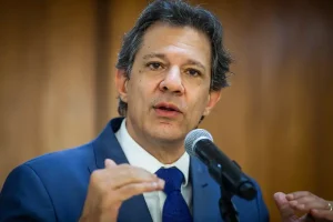 Ministro da Fazenda defende a taxação dos super-ricos