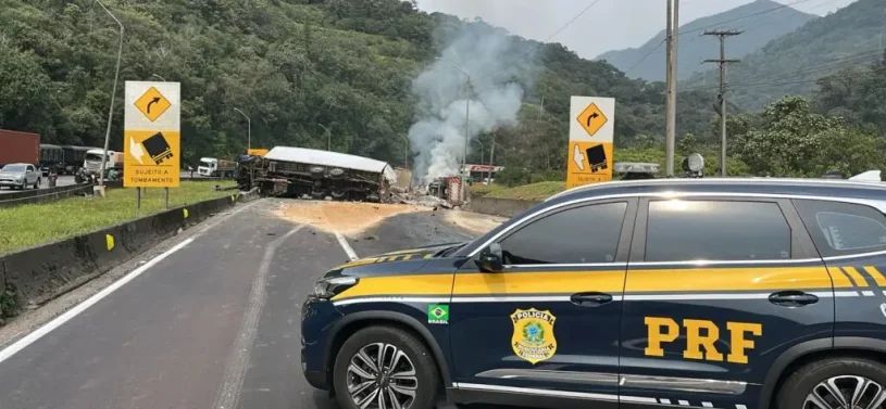 Acidente interdita BR-376 e provoca uma morte