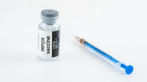 Primeira vacina contra mpox é pré-qualificada pela OMS