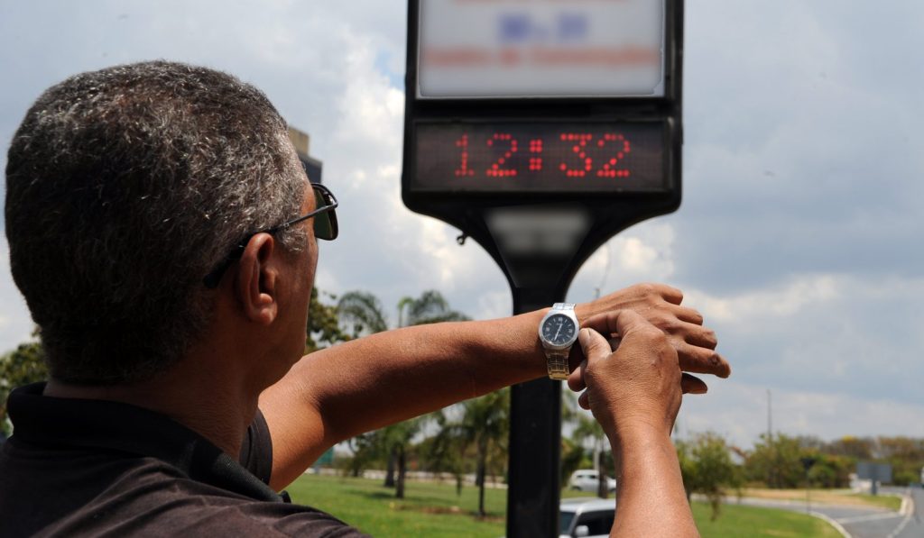 Governo Federal decide não adotar horário de verão em 2024