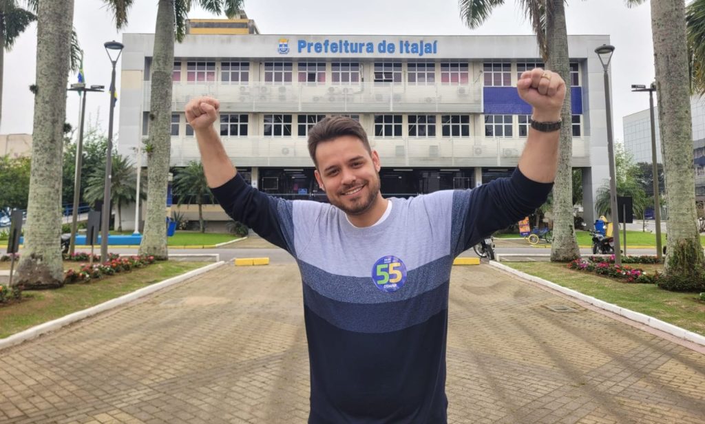 Osmar Teixeira é o 1º candidato de Itajaí a ser entrevistado na Massa FM 107