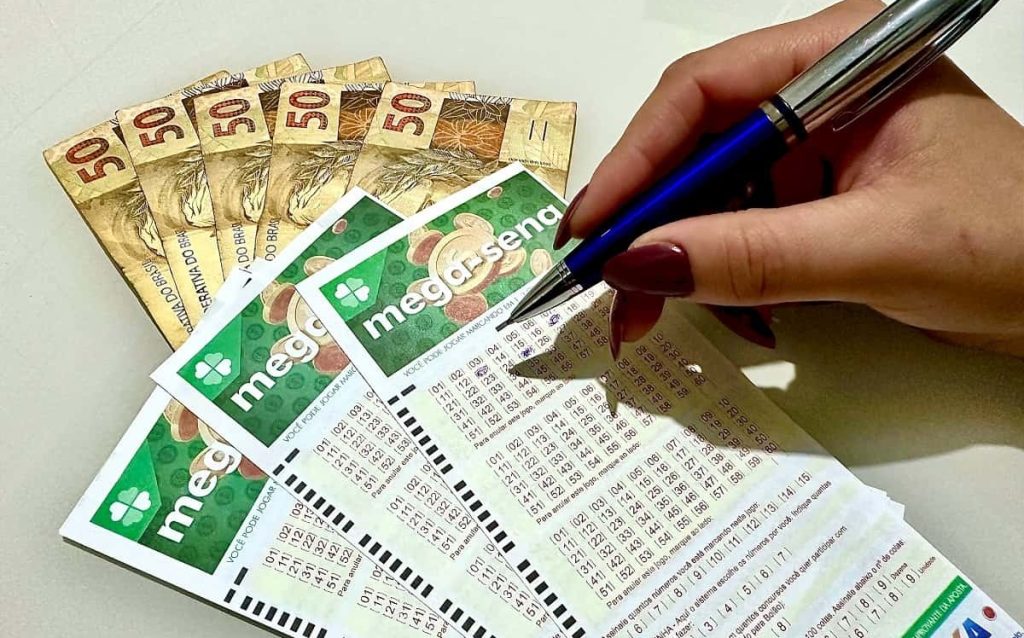Duas apostas simples de SC faturam R$ 73 mil na quina da Mega