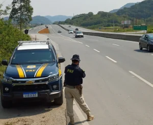 Mais de 100 motoristas são flagrados em excesso de velocidade na BR-470