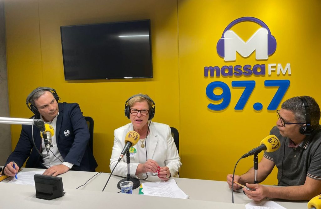 Massa FM entrevista candidata a prefeita de São José, Adeliana Dal Pont; ouça