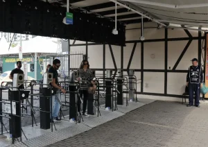 Trechos da Rua Alberto Stein são interditados para montagem da Oktoberfest