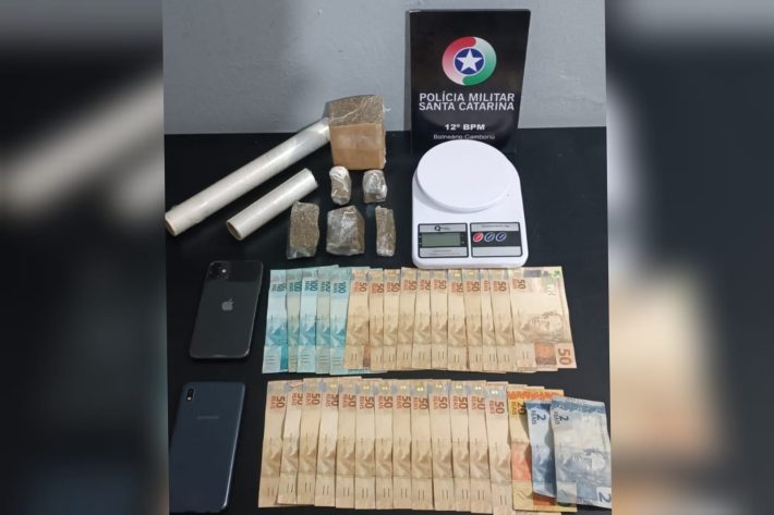 Polícia Militar prende motociclista delivery de drogas em Balneário Camboriú