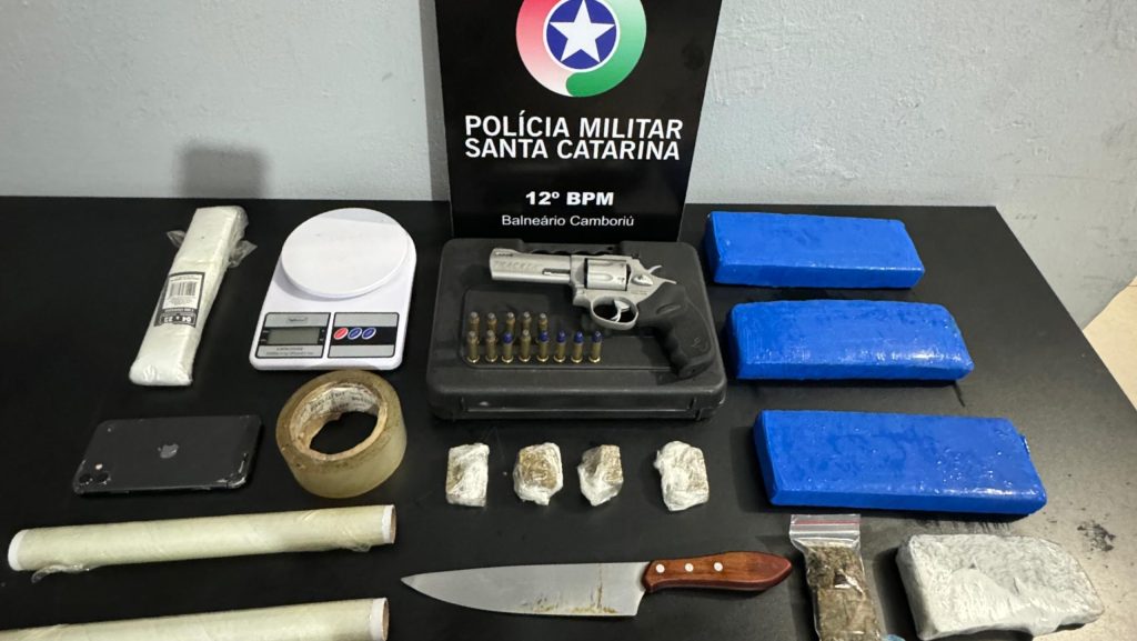 Polícia Militar realiza operação contra o tráfico em Balneário Camboriú
