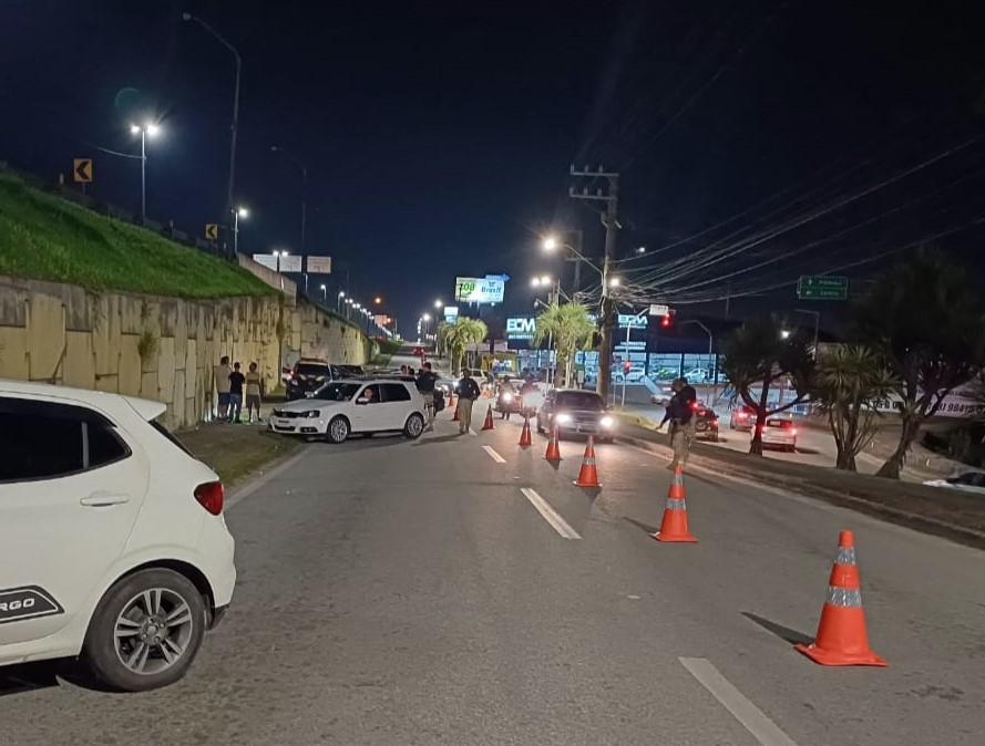 PRF flagra 35 condutores embriagados em uma noite na BR-101