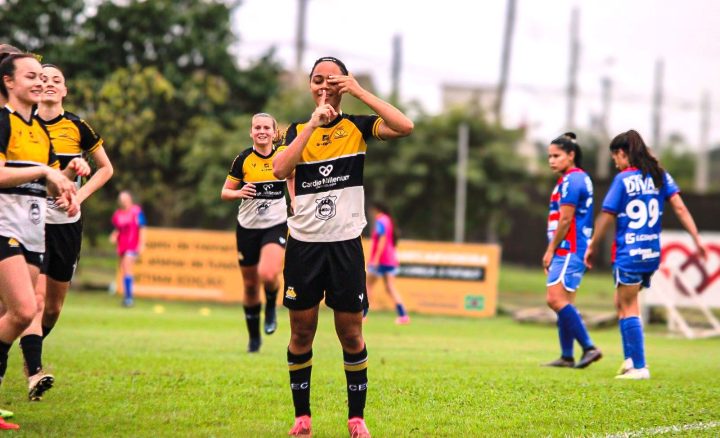 Catarinense feminino de futebol define as quatro equipes semifinalistas
