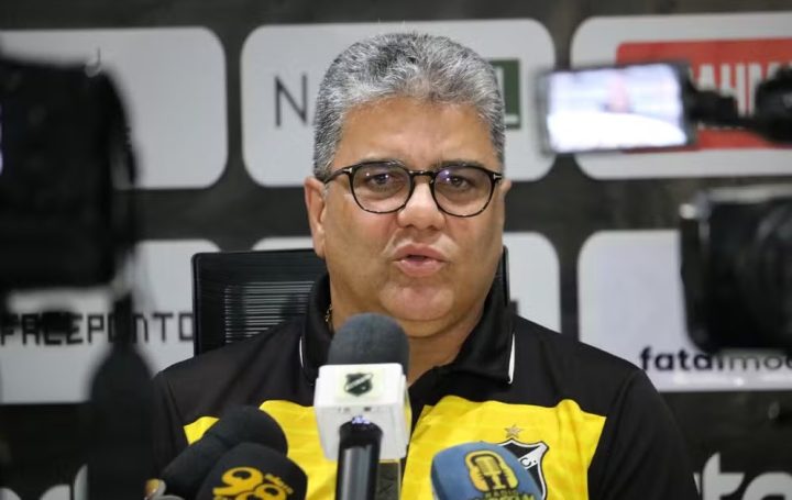 Brusque anuncia Marcelo Cabo como novo treinador na série B