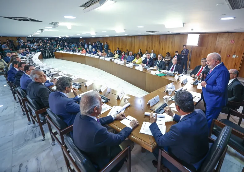 Ministros de Lula pedem licença para se dedicar às eleições municipais