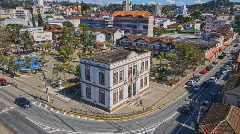 Polícia investiga possível caso de apologia ao nazismo em desfile de SC