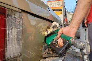 Petrobras reduz preço da gasolina para as distribuidoras a partir desta terça