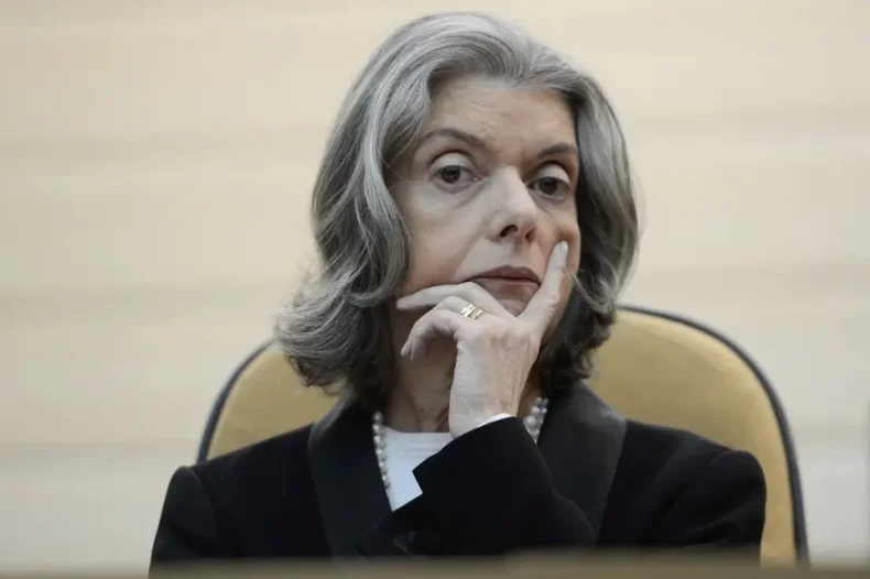 Cármen Lúcia deixa o TSE e ministro Dias Toffoli assume vaga