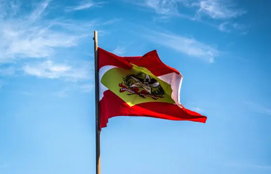 Proposta do novo hino do estado de Santa Catarina avança na Alesc
