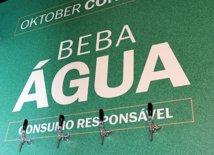 Oktoberfest tem estações de distribuição gratuita de água
