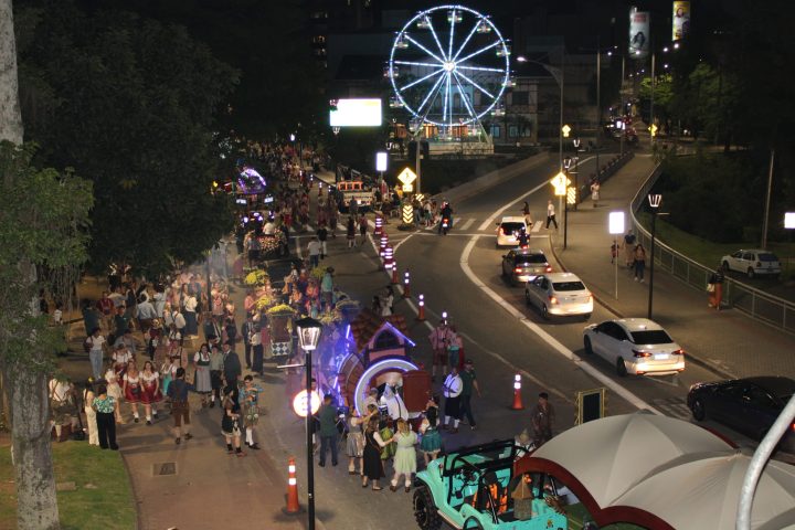 Oktoberfest Blumenau: 3º desfile acontece neste sábado