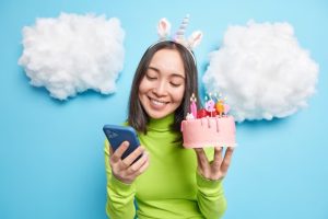 Mensagem de aniversário: 100 opções para parabenizar quem você ama