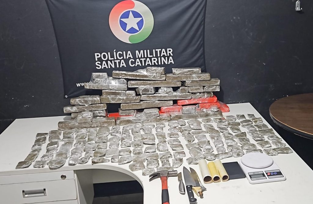 Polícia Militar prende traficante com mais de 22 quilos de maconha em Itajaí